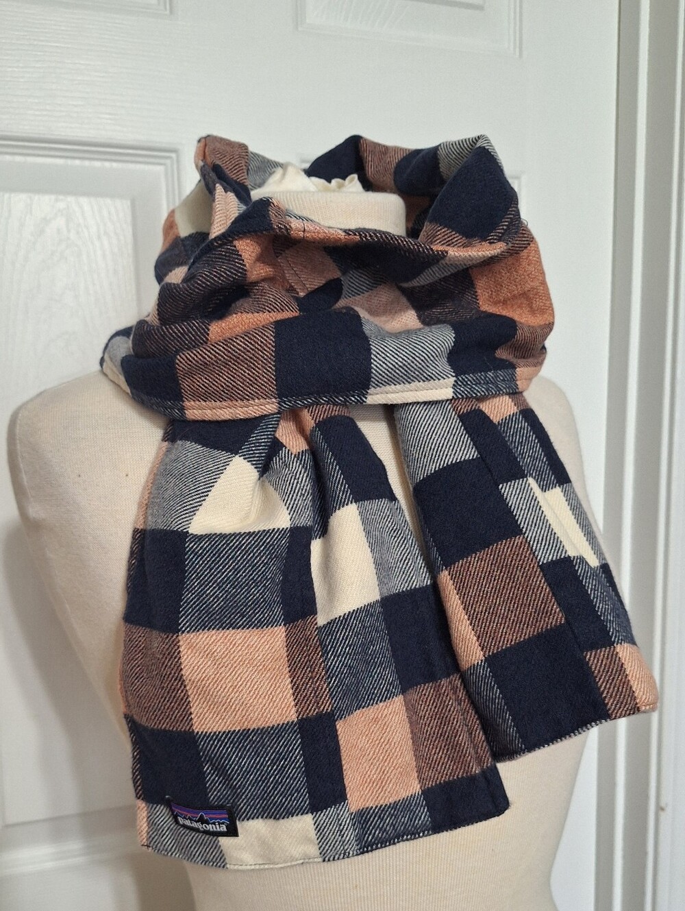 Patagonia Women's Fjord Flannel Patchwork Scarf organic cotton navy, pink, cream